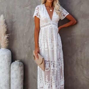 VICI BESTSELLER | White Lace Maxi